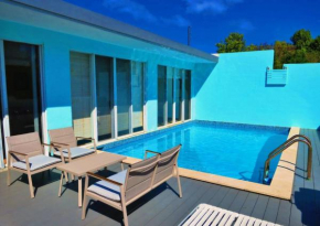 Romantic 1BR condo & private pool @Sapphire Beach IX